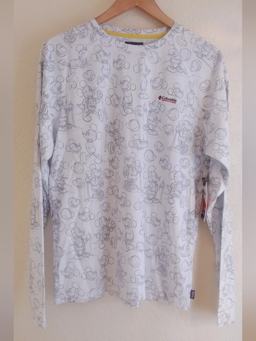 Columbia Disney Mickey Mouse Men’s Long Sleeve Shirt White NWT